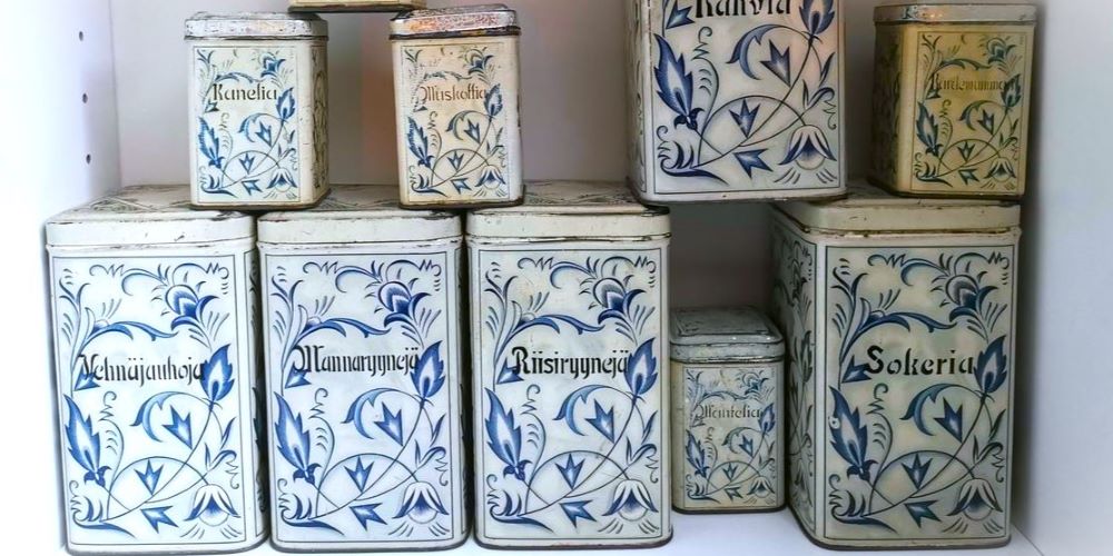 How to Store and Clean Old Tin Cans